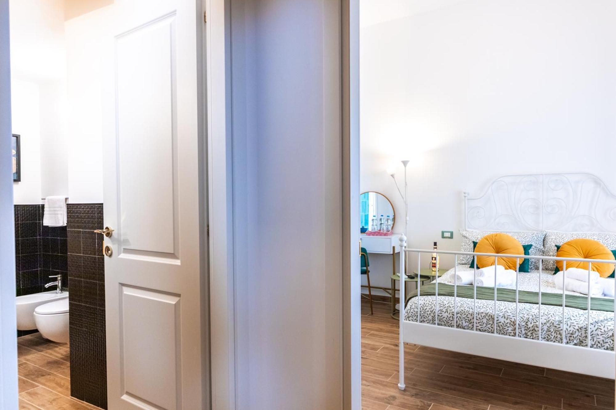 Lägenhet Casa Fen Palazzo Storico - Re Di Metro A - 2camere2bagni
