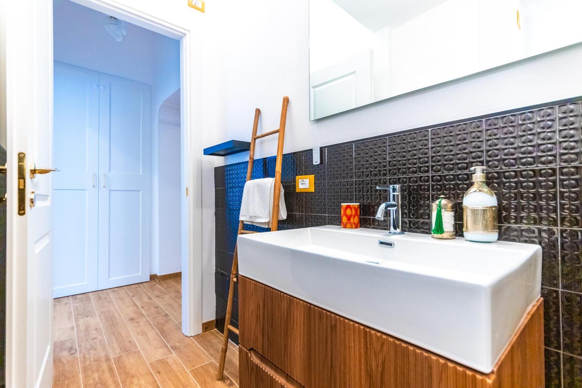 Casa Fen Palazzo Storico - Re Di Metro A - 2camere2bagni Lägenhet *